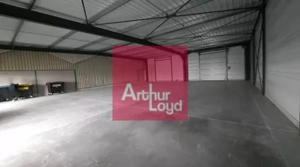 COURNON A LOUER LOCAL D'ACTIVITE 274M² + 740M² EXTERIEUR - Offre immobilière - Arthur Loyd